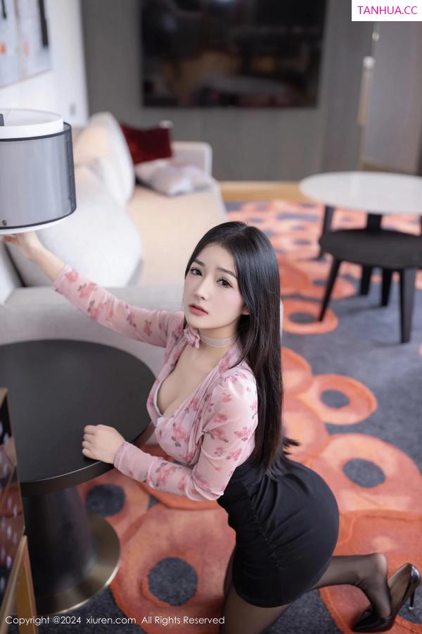   [XiuRen]高清写真图 2024.03.06 No.8187 小茶茶tea第18张图片
